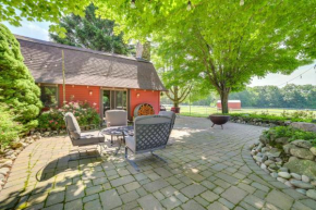 Peaceful Farmhouse with Fire Pit Near Town and Lake!